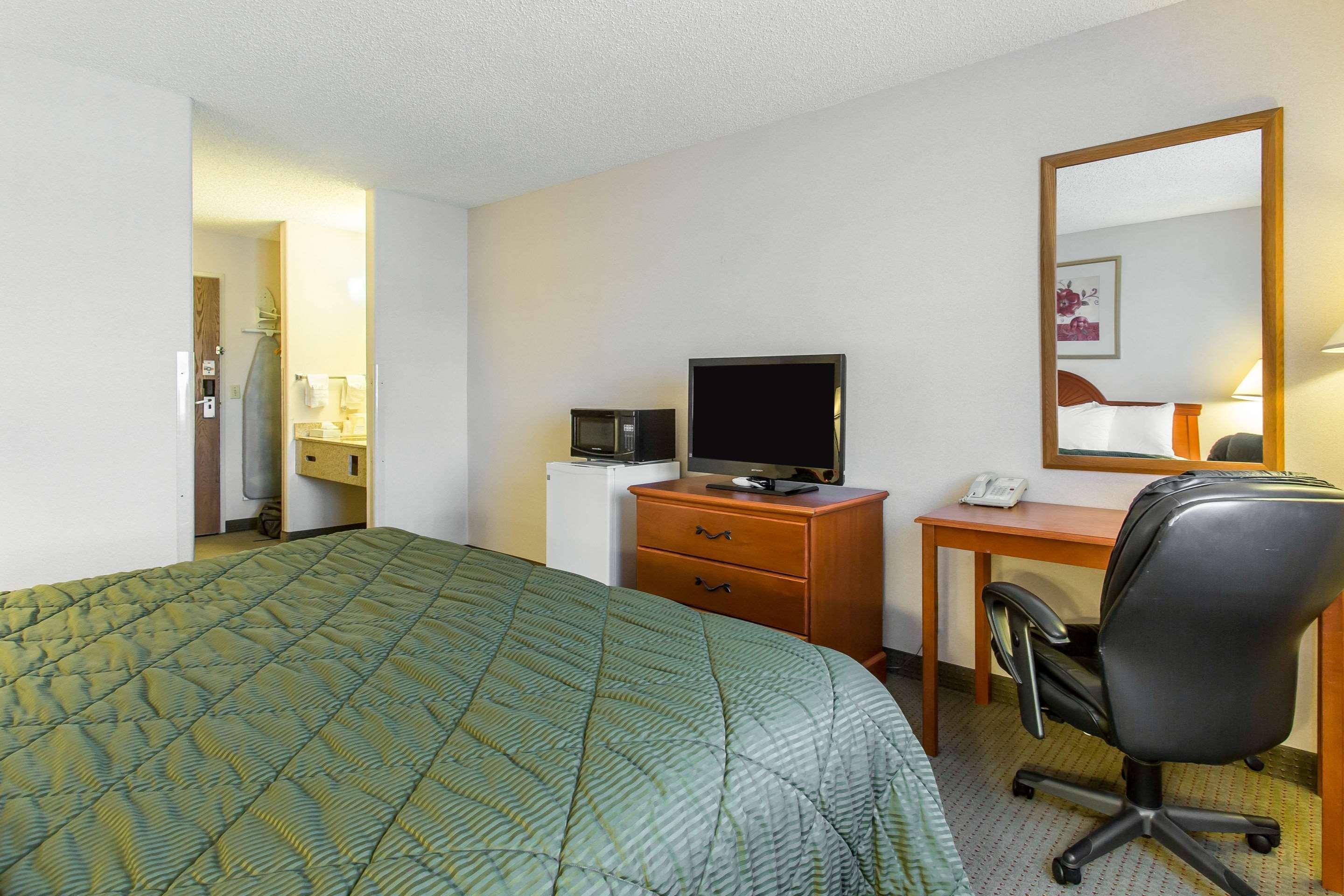 Quality Inn Delta Gateway To Rocky Mountains Екстериор снимка