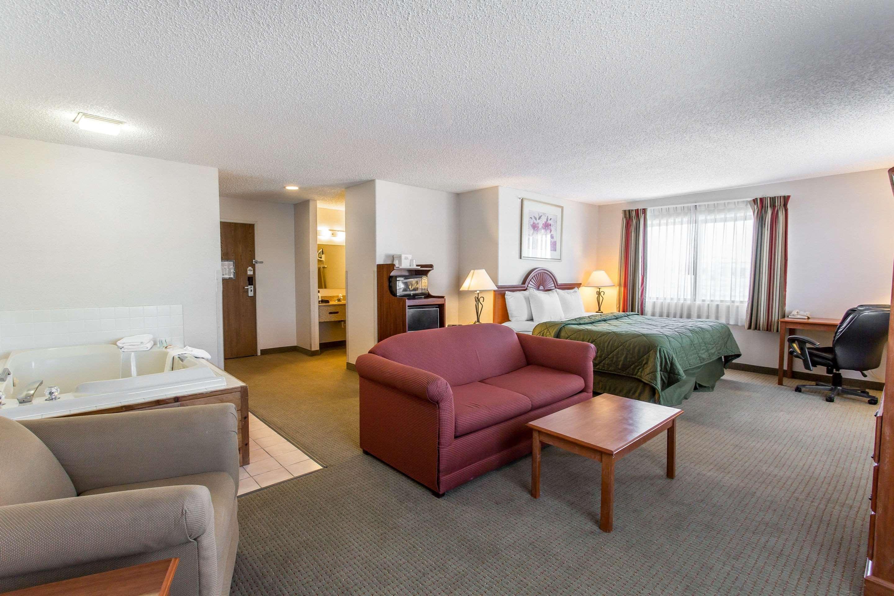 Quality Inn Delta Gateway To Rocky Mountains Екстериор снимка