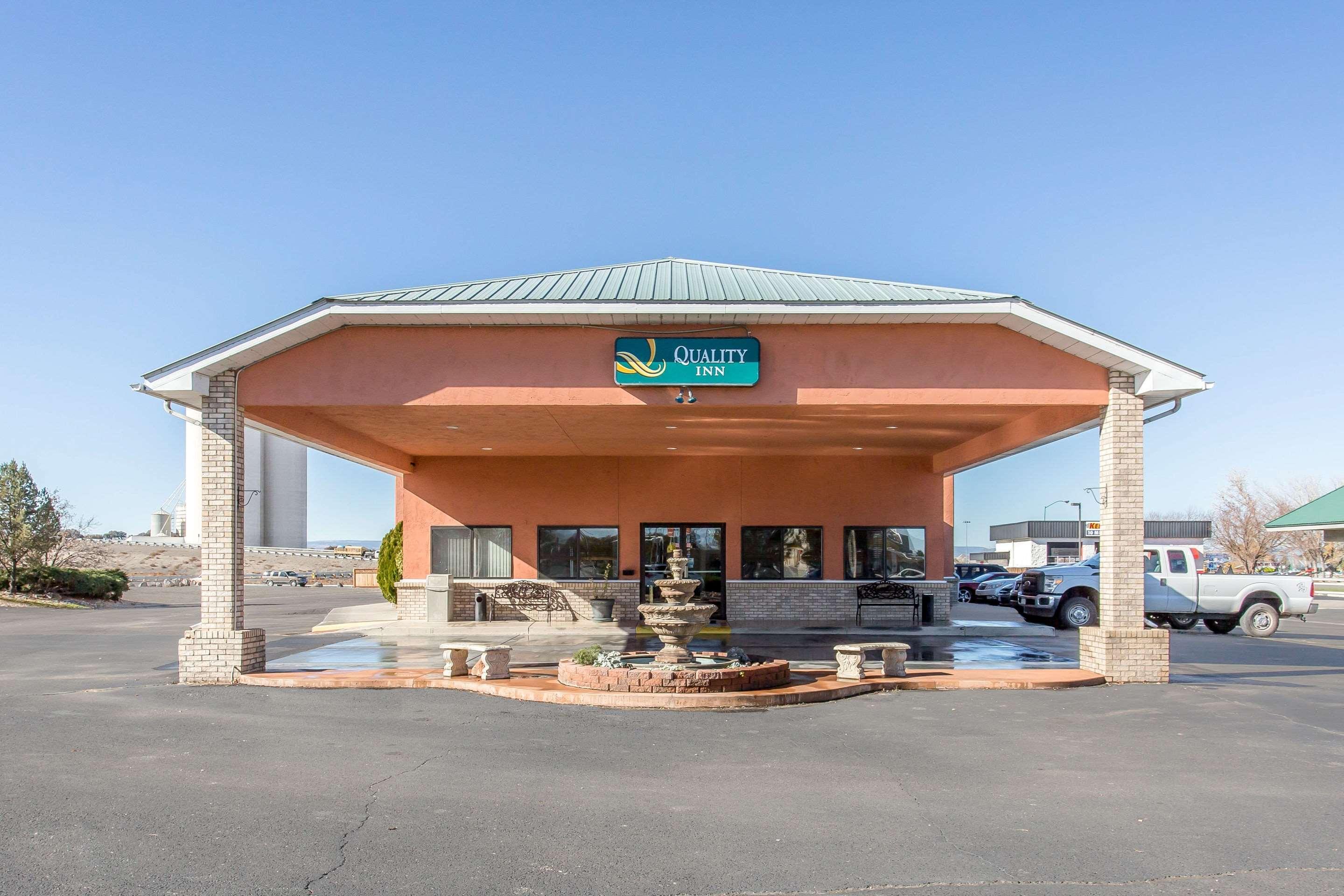 Quality Inn Delta Gateway To Rocky Mountains Екстериор снимка