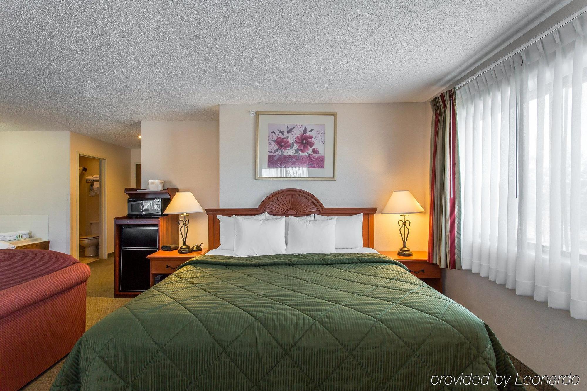 Quality Inn Delta Gateway To Rocky Mountains Екстериор снимка
